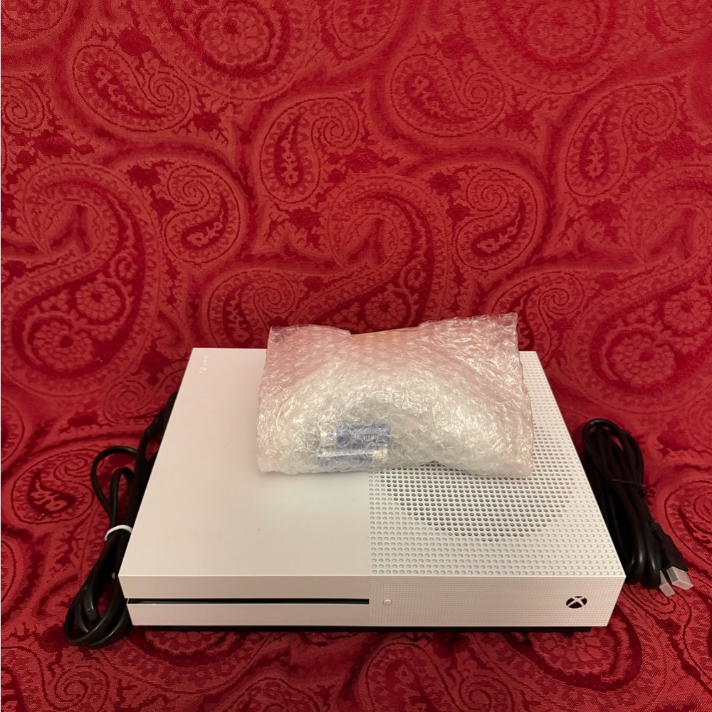 Xbox One S 500GB, cords, and Controller